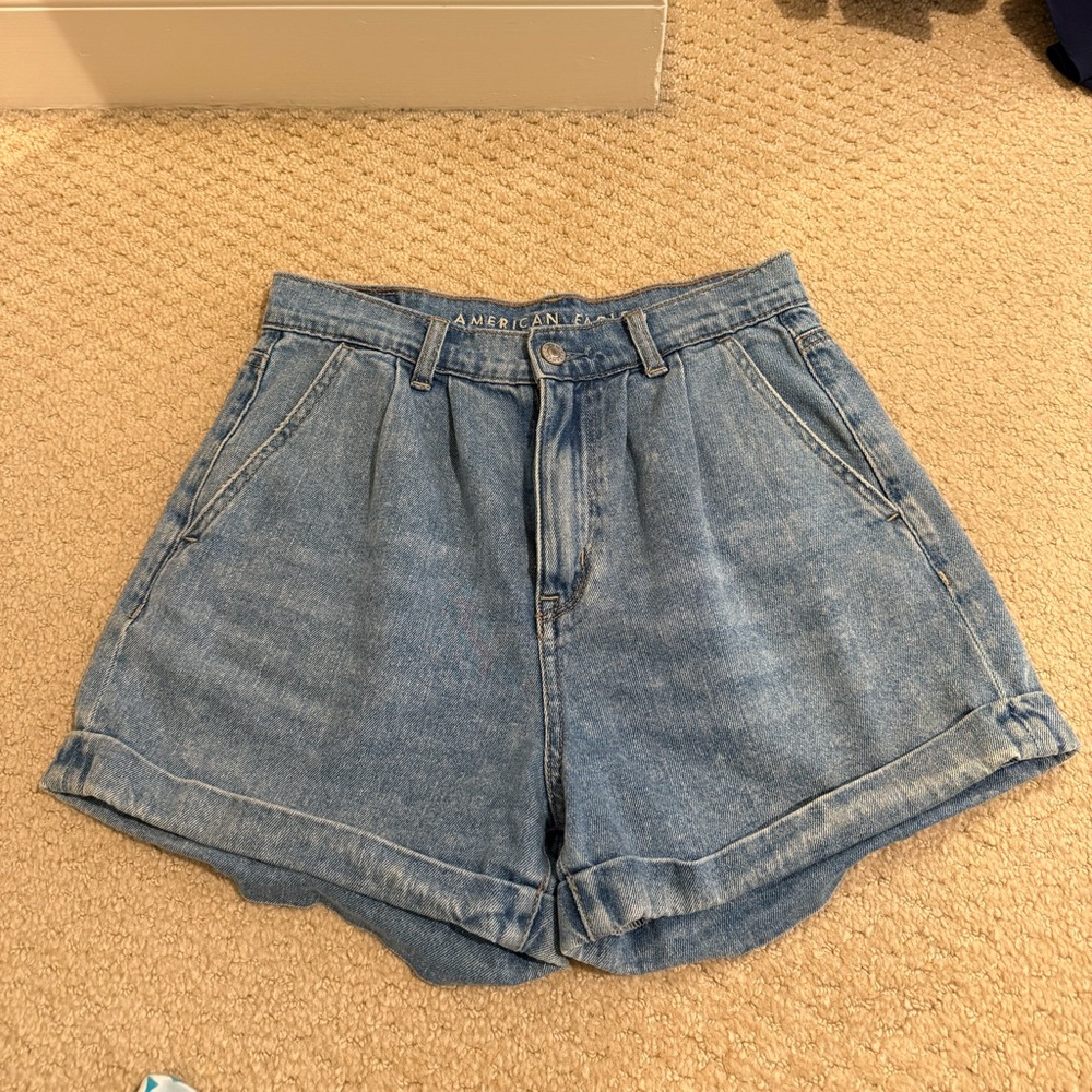 American Eagle mom shorts